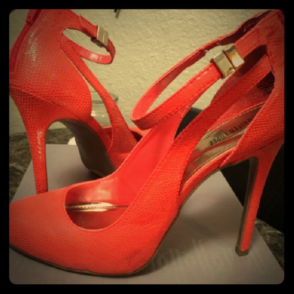 Jennifer looez Brand heels only use once